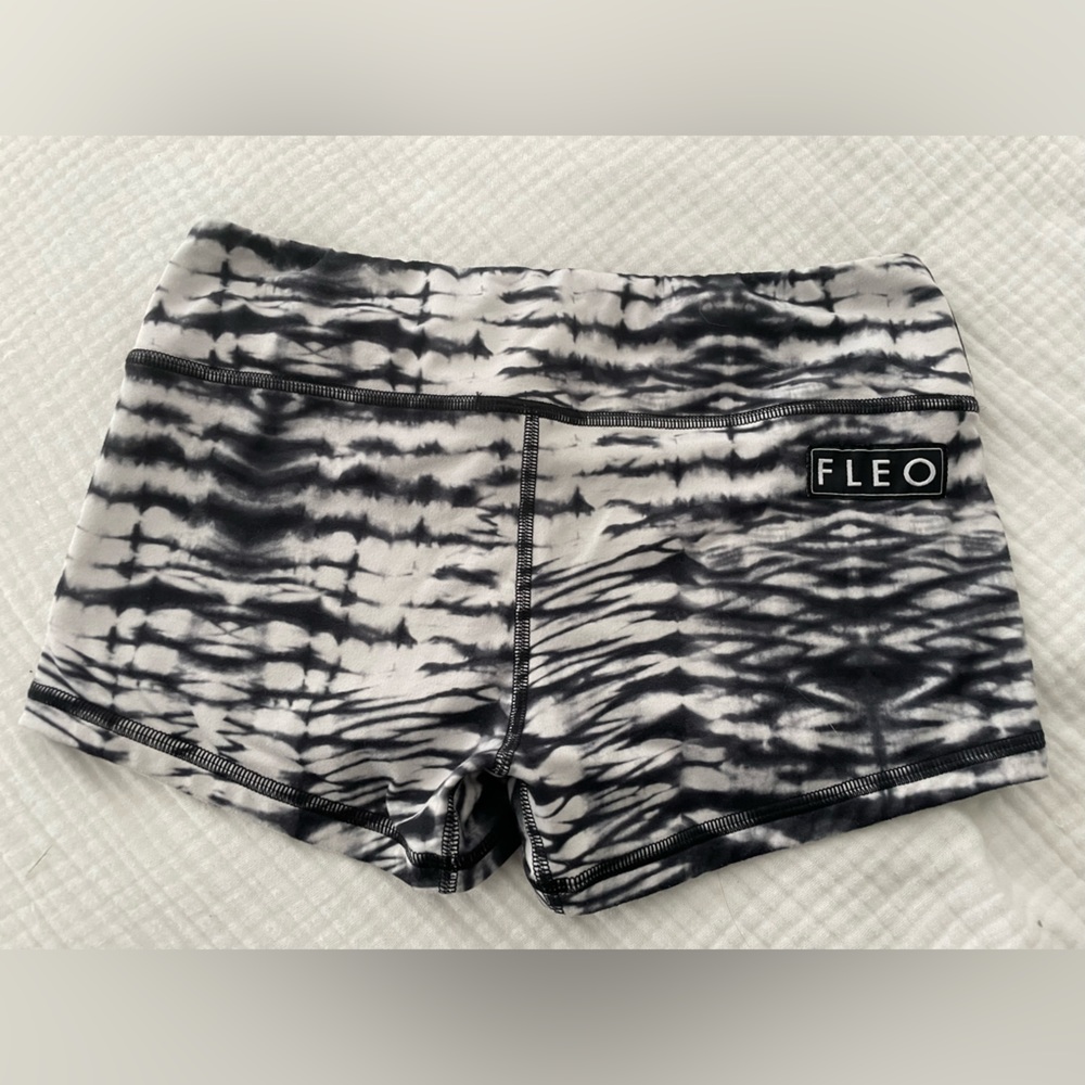 Womens fleo shorts